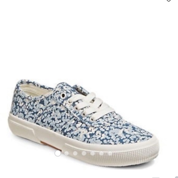 canvas tennis sneakers